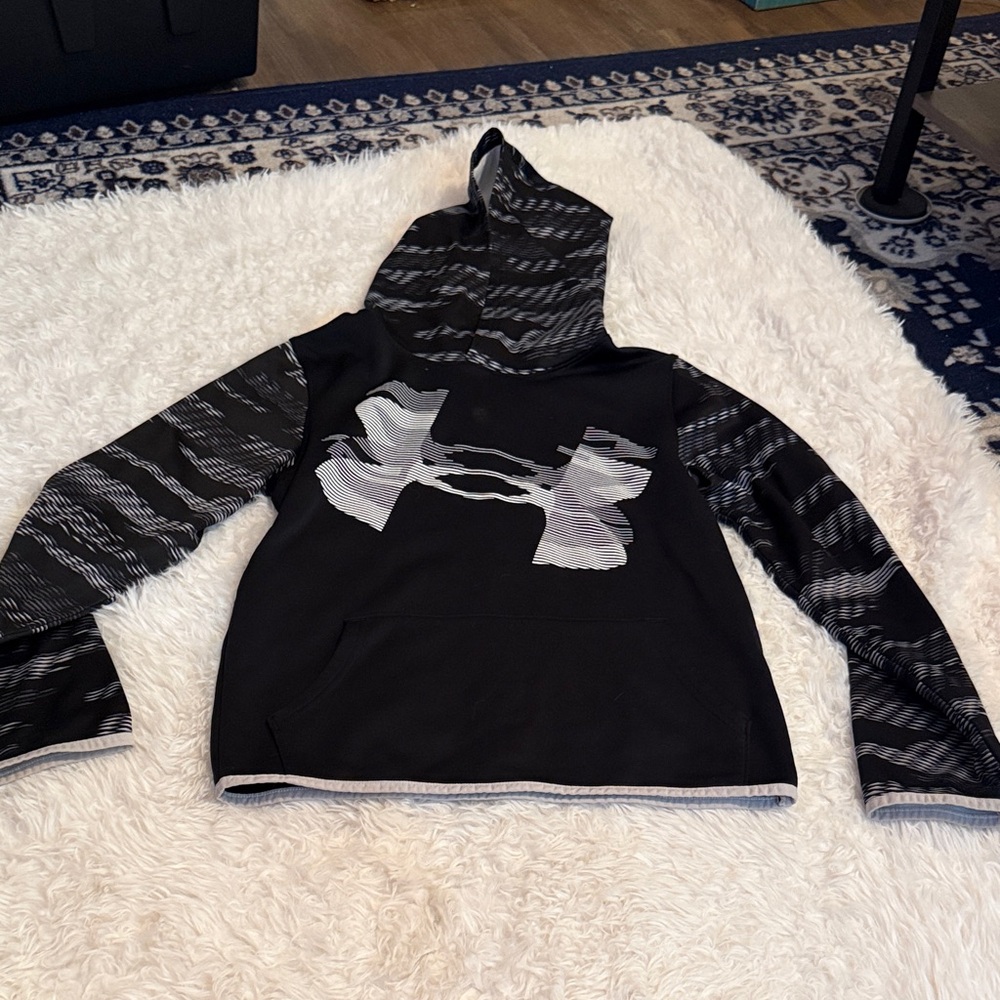 Under Armour Black and‎ White Patterned Hoodie